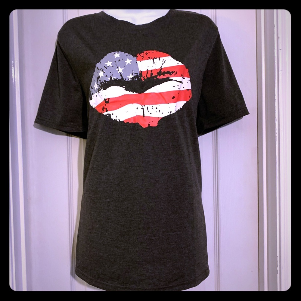 NWOT Women’s Lips t-shirt